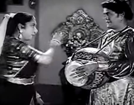 Kanne Unnaal Naan Adaiyum