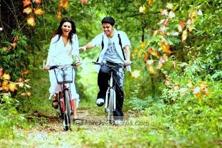 Muthal Murai Unnai Paarthathum