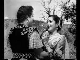 Paruvam Paartthu Arugil